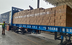 海天醬油使用集裝箱裝貨機(jī)現(xiàn)場(chǎng)