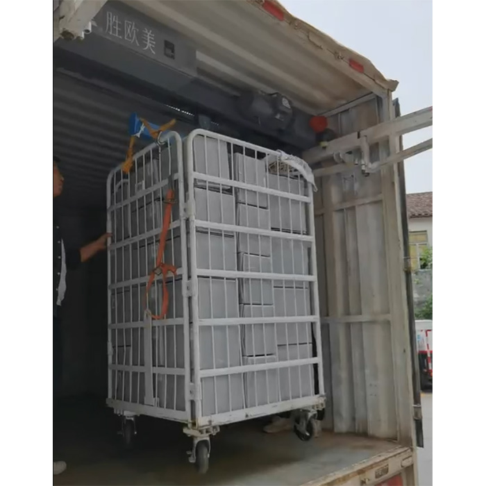 車載吊機(jī)吊大件貨物